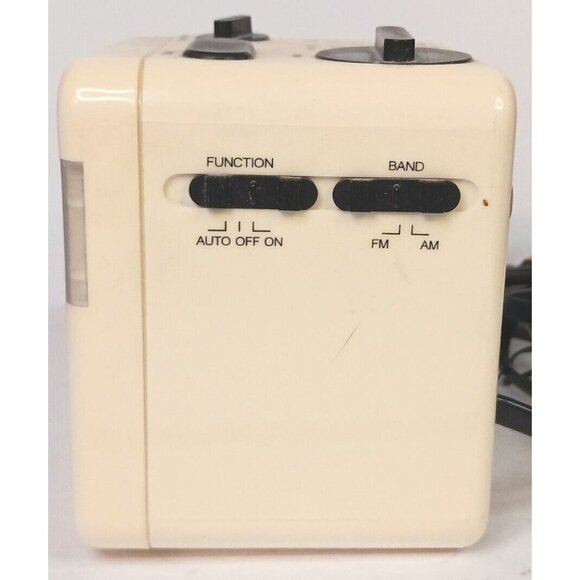 Vintage Tozai AM/FM Clock Radio Cube Model ATC-35 Alarm Snooze Tested - Picture 2 of 4